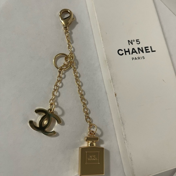 Chanel Gold Key Chain - Picture 4 of 6